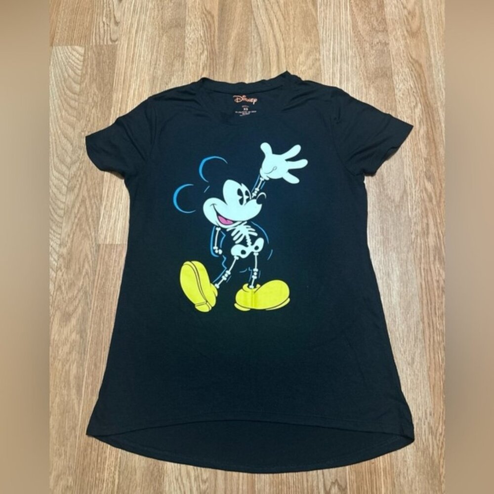 DISNEY Women's Mickey Mouse Short Sleeve Skeleton Graphic Shirt Glows Halloween